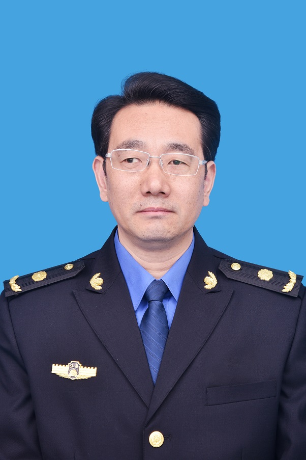 刘张华.jpg 刘张华.jpg