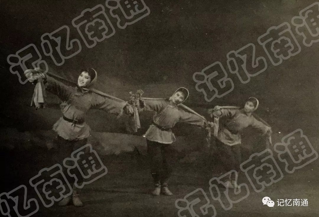 04舞蹈《你追我赶》.webp.jpg 04舞蹈《你追我赶》.webp.jpg