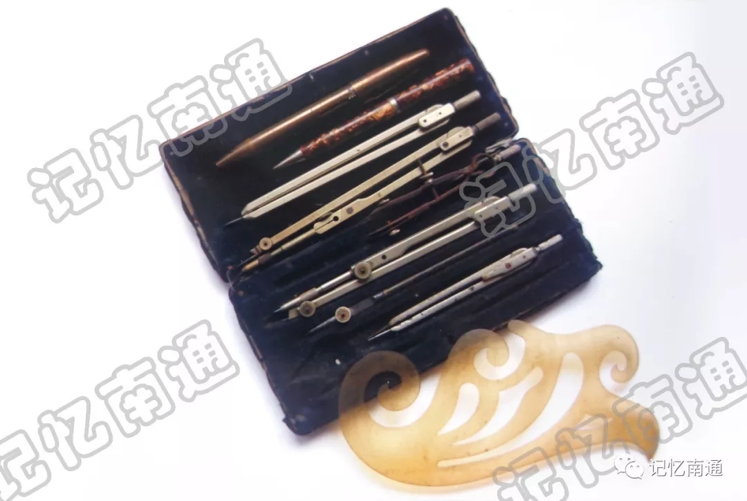 沈彦行从法国带回并使用一生的绘图器具.webp.jpg 沈彦行从法国带回并使用一生的绘图器具.webp.jpg