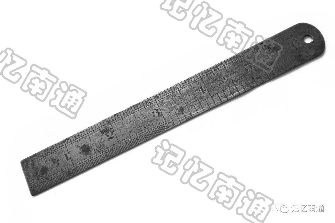 沈彦行奖励徒弟田志林的英国伯明翰钢尺.webp.jpg 沈彦行奖励徒弟田志林的英国伯明翰钢尺.webp.jpg